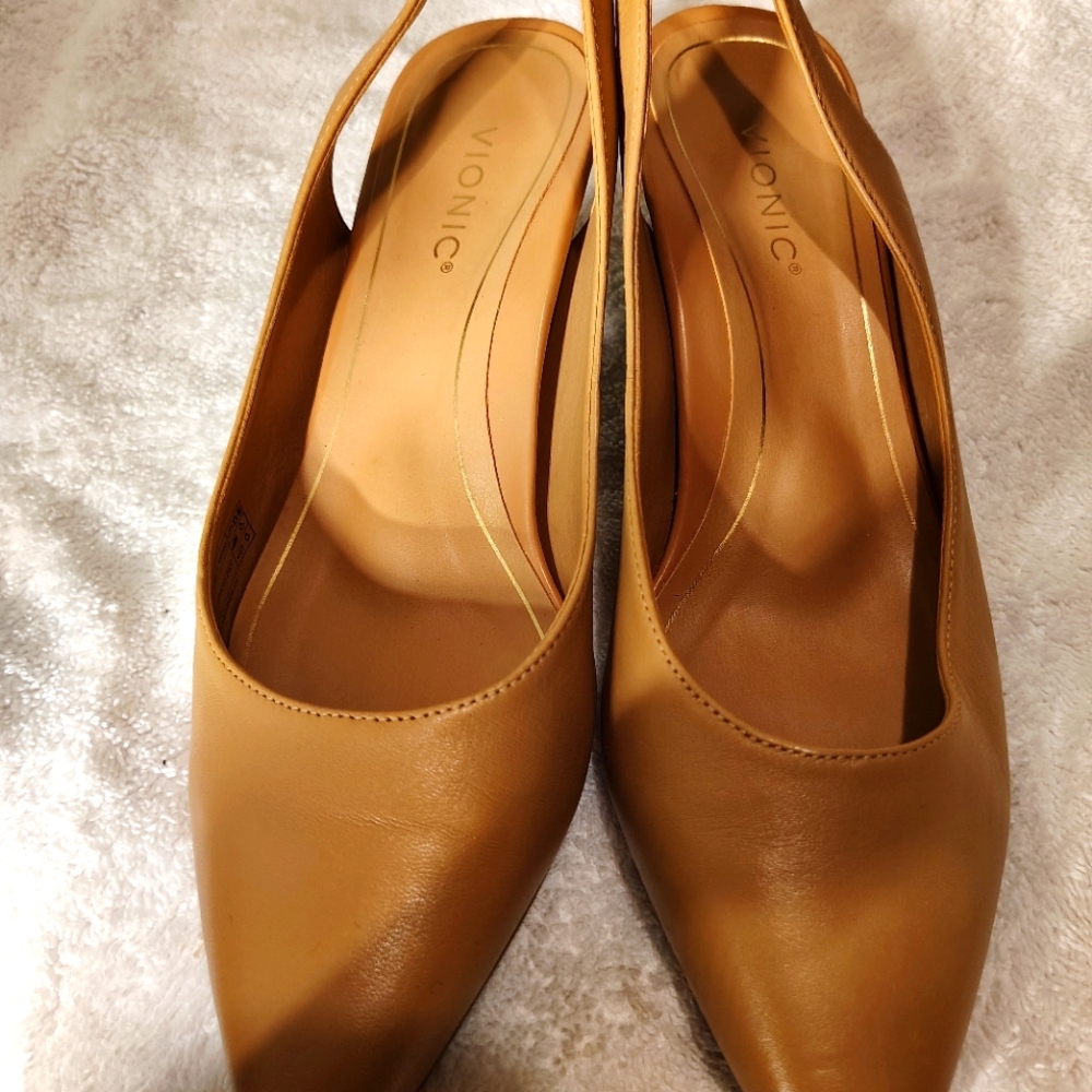 Vionic Tan Leather Flats Timeless Elegance
